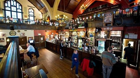Antigua iglesia convertida en pub en Dublín