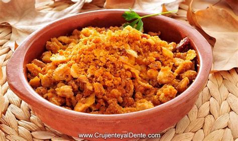 Plato de migas con zanahoria morada