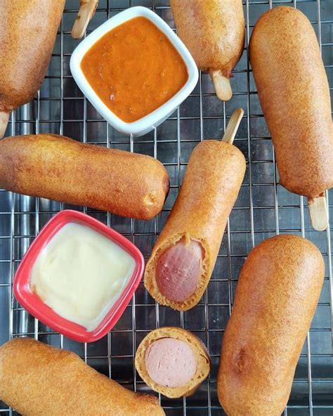 Variedad de salsas para corn dogs