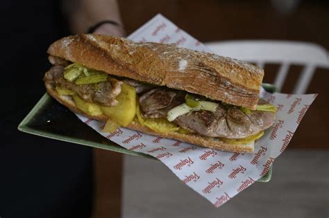 Bocadillo de cordero tipo paquito