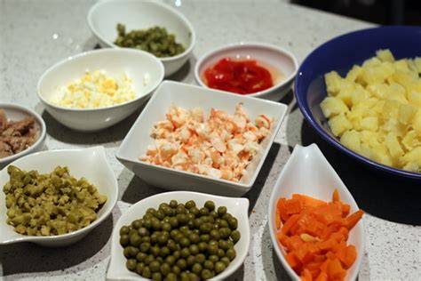 Ingredientes básicos para ensaladilla rusa