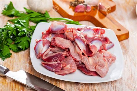 Mollejas de pollo crudas y limpias