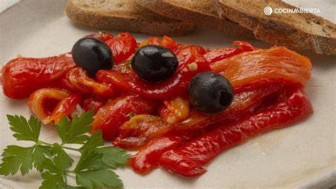 Pimientos morrones asándose en el horno