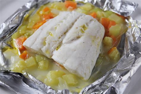 Merluza en papillote lista para servir