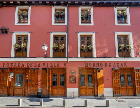 Fachada histórica de La Posada de la Villa