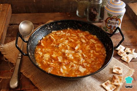 Gazpacho manchego servido tradicionalmente