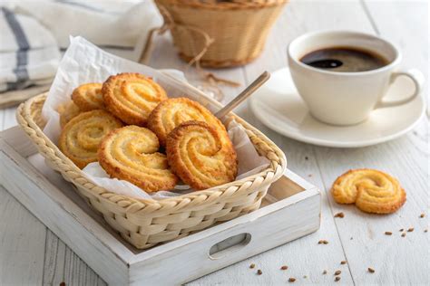 Ingredientes básicos para galletas hojaldradas de nata