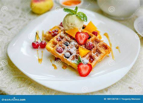 Gofres belgas con sirope y frutas