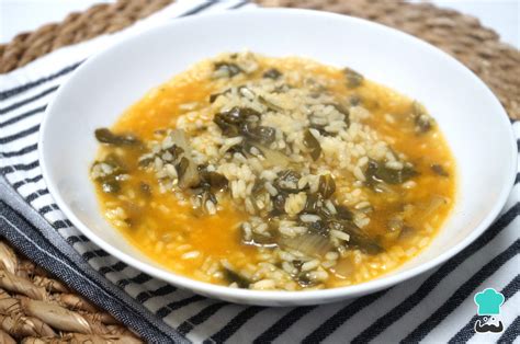 Ingredientes frescos para arroz con acelgas