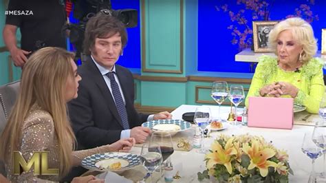 Luis Brandoni en la mesa de Mirtha Legrand con tres empanadas