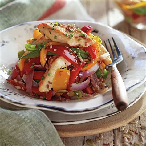 Salteado de pollo, berenjena y pimientos