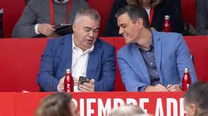 Gráfico comparando la trayectoria política de Santos Cerdán y Pedro Sánchez