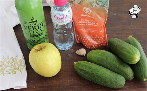 Gazpacho de pepino con manzana y AOVE