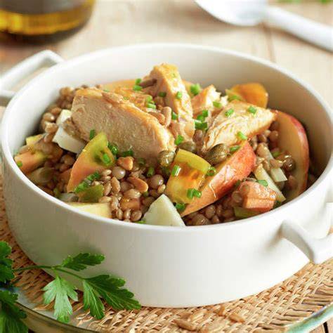 Salteado de lentejas con verduras y pollo