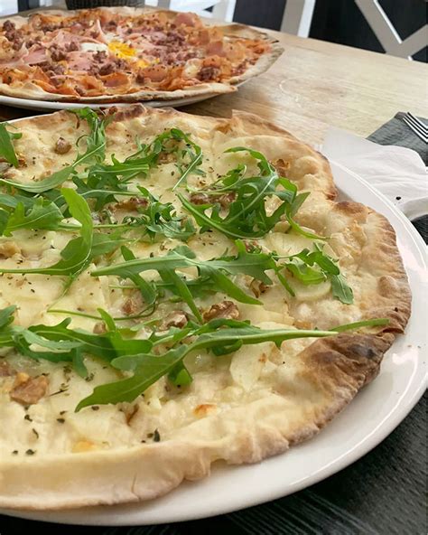 Variedad de pizzas sin gluten en Pizzería SorrentOZ