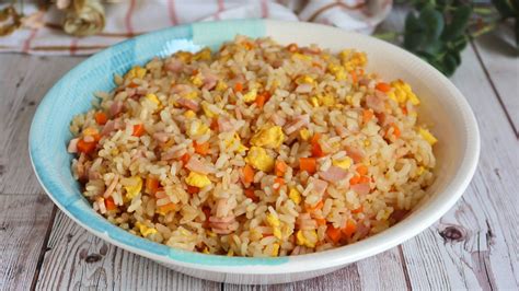 Tabla nutricional del arroz frito tres delicias por ración