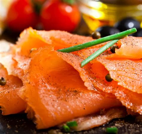Salmón ahumado envasado para conservar