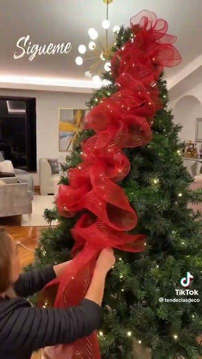 Esquema de corte para dar forma al árbol de Navidad en la masa