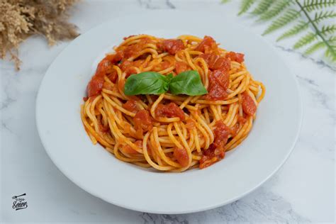Ingredientes básicos para pasta a la napolitana