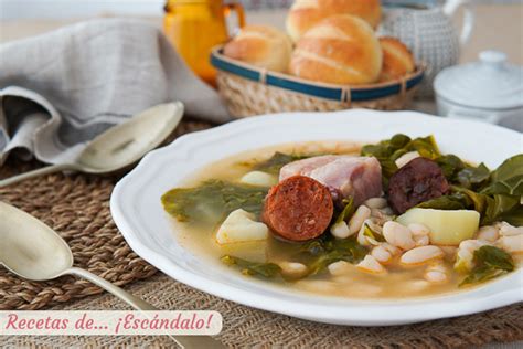 Pote asturiano con berzas, patatas y compango