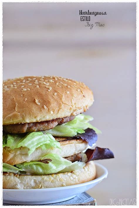 Montaje de hamburguesa estilo Big Mac