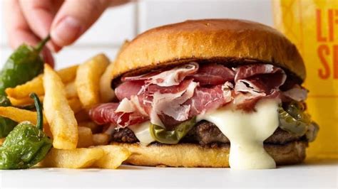 Hamburguesa de cerdo ibérico con pimientos