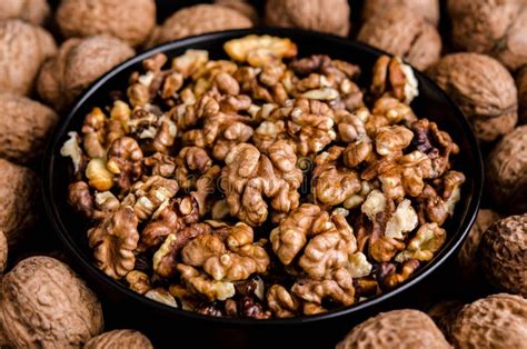 Nueces enteras y peladas
