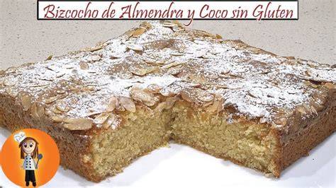 Bizcocho de coco y almendra recién horneado