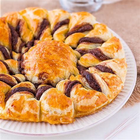 Mini roscón de hojaldre con cobertura de chocolate