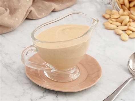 Salsa de almendras lista para servir
