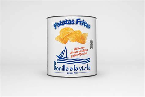 Adolfo Antonio Bonilla Luque friendo patatas en Patatas Fritas Boni