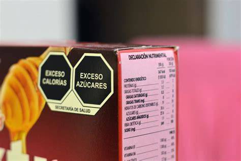 Etiquetas de advertencia en productos alimenticios