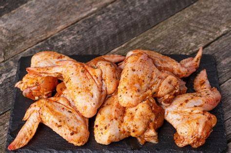 Alitas de pollo listas para cocinar