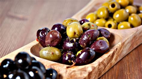 Diferentes tipos de aceitunas para aliñar