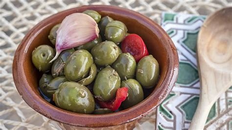 Aceitunas aliñadas listas para disfrutar
