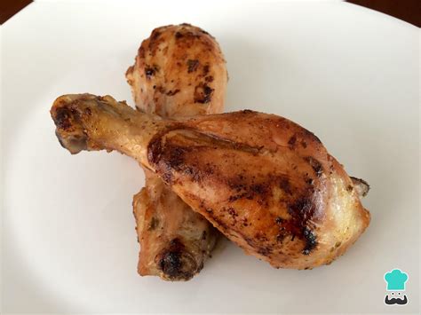 Muslos de pollo marinándose