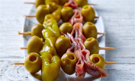 Gilda clásica con aceituna, guindilla y anchoa