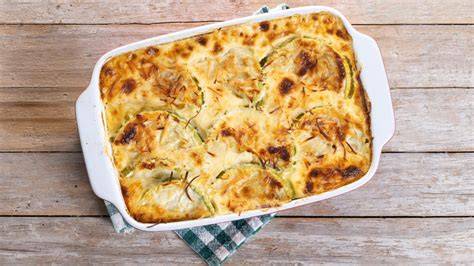 Plato de calabacín gratinado al horno