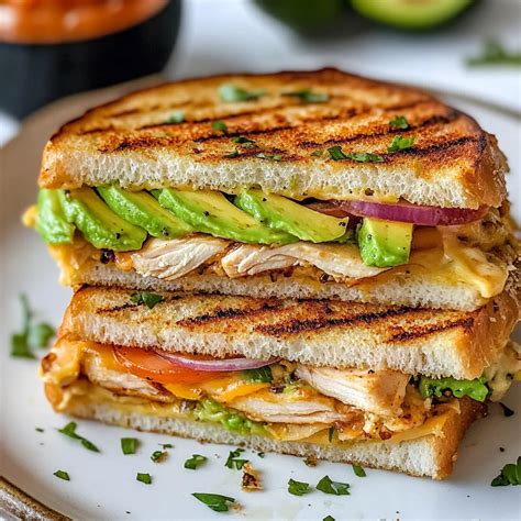 Sándwich de pollo y aguacate
