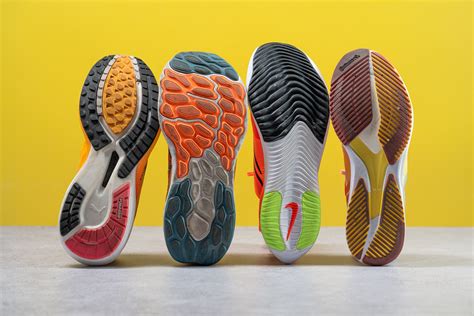 Detalle de la suela de una zapatilla Nike
