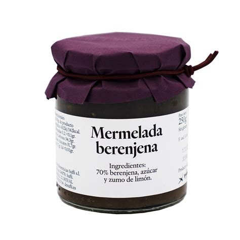 Tarros de mermelada de berenjena recién esterilizados