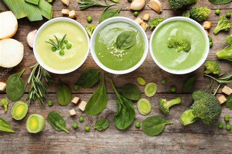 Espinacas frescas y guisantes