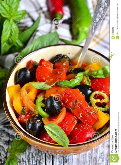 plato de peperonata tradicional