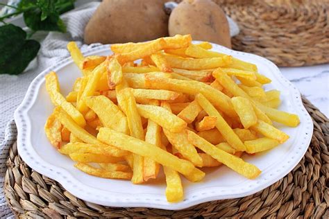 Comparación nutricional entre chicharrones y papas fritas