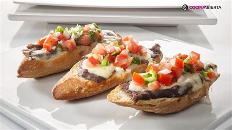Molletes tradicionales mexicanos