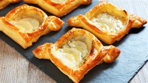 Tartaletas de hojaldre con queso y pera