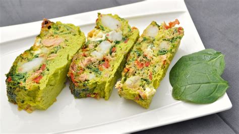 Pastel de legumbres y verduras cortado
