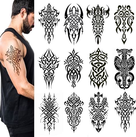 Diseños de tatuajes tribales en las costillas para hombres y mujeres