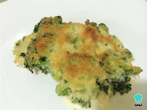 Varias presentaciones de gratinado de brócoli