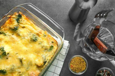 Brócoli gratinado recién salido del horno
